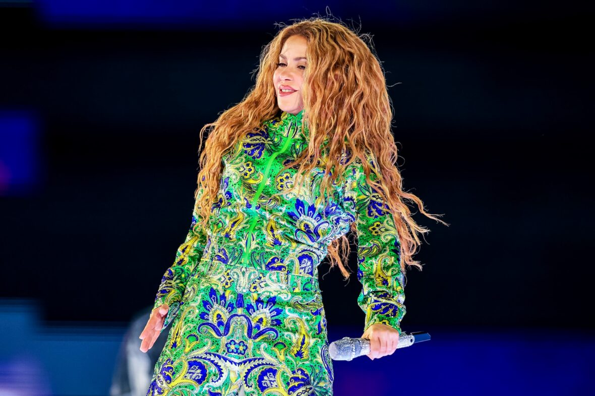 Shakira Performs at Copacabana Brazil