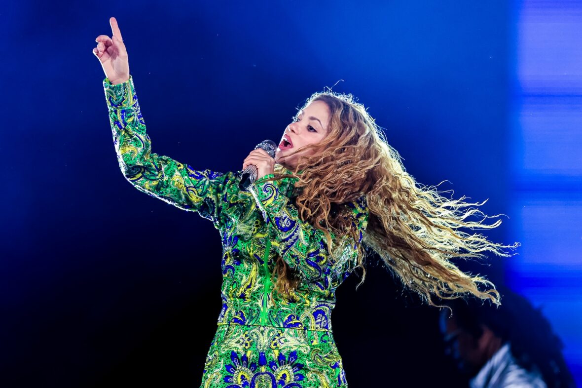 Shakira Performs at Copacabana Brazil