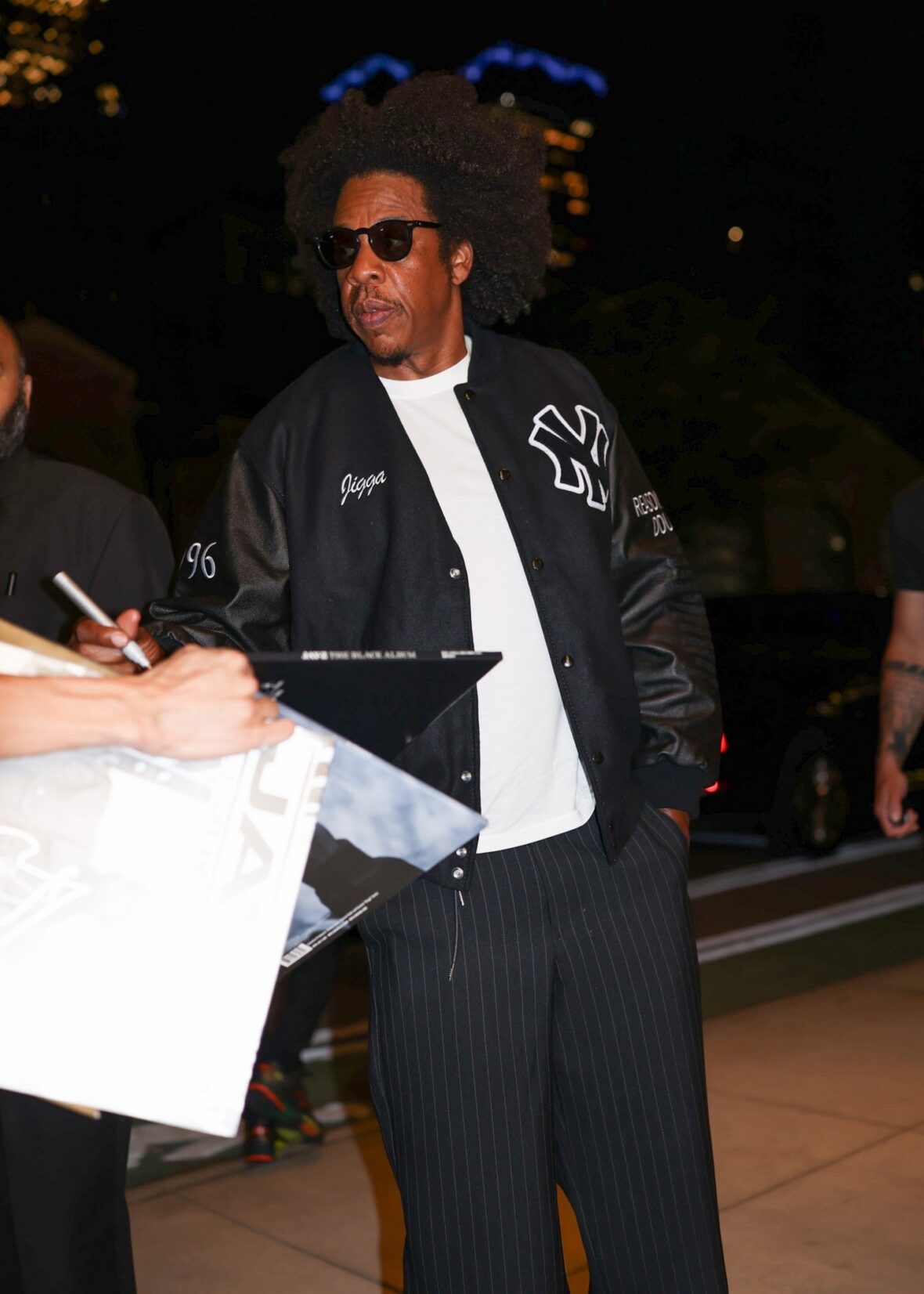 Beyonce leaves Roc Nation offices with Jay Z