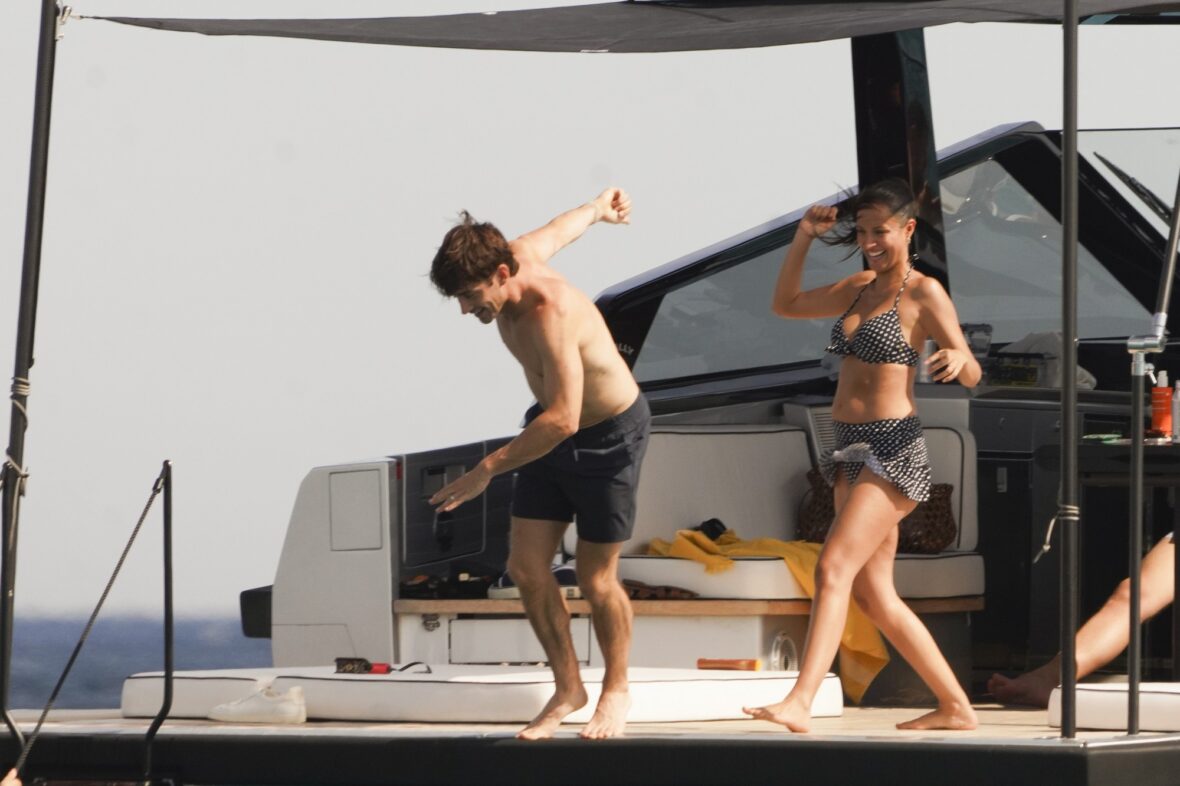 Charles Leclerc jumps off boat in Saint-Tropez