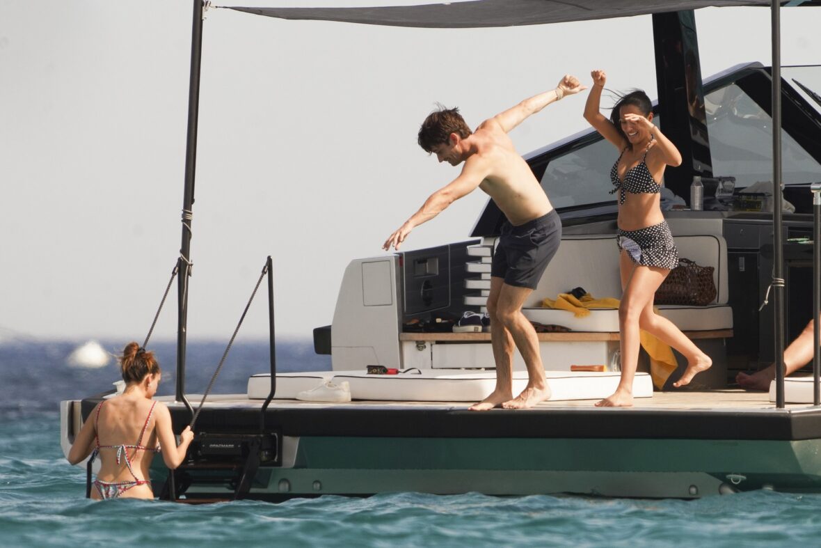 Charles Leclerc jumps off boat in Saint-Tropez