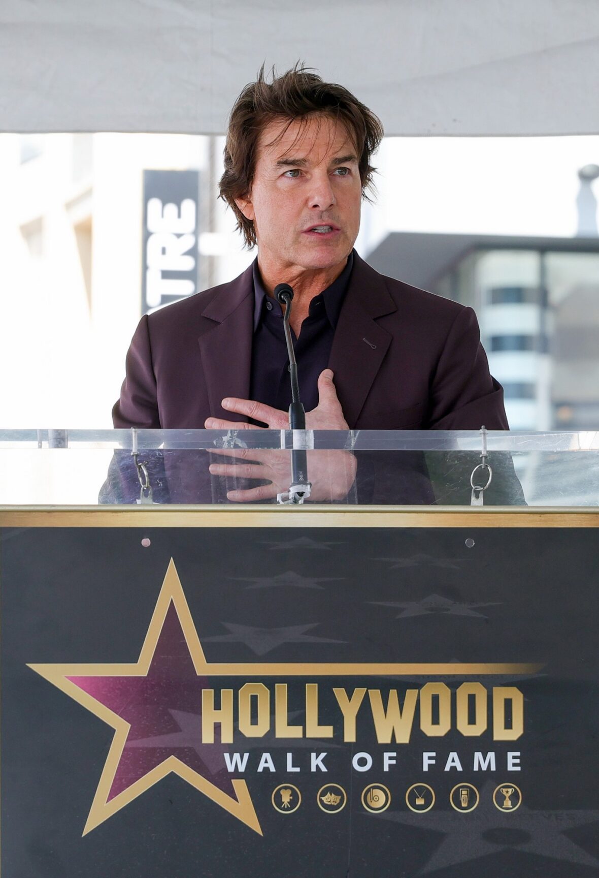 Tom Cruise speaks at David Beckham's star ceremony