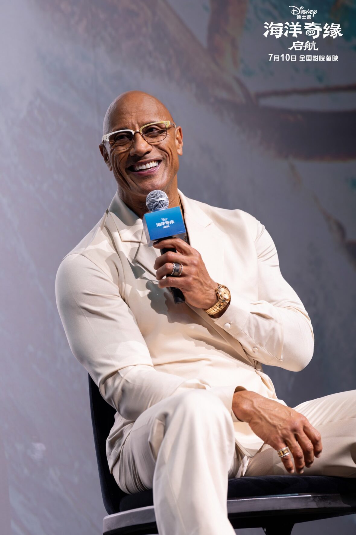 Dwayne Johnson kicks off Moana press tour