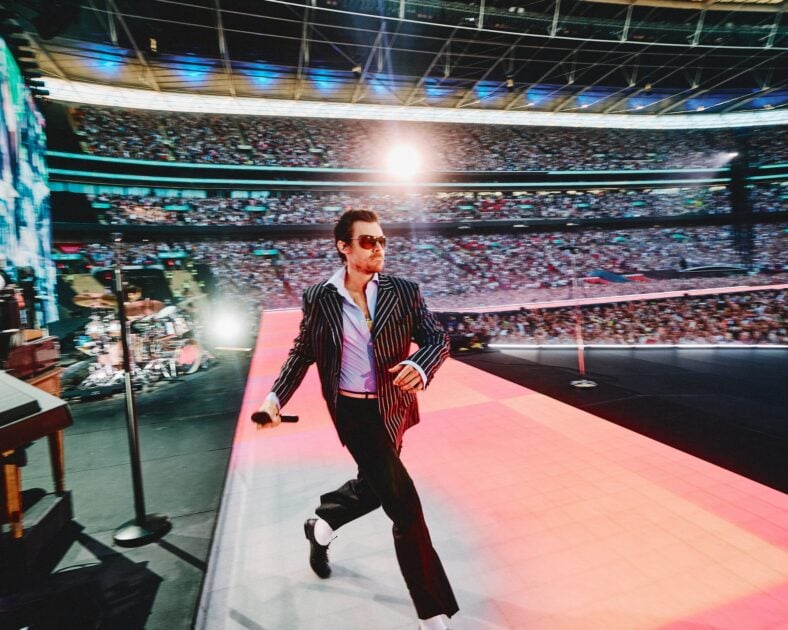Harry Styles performs in london