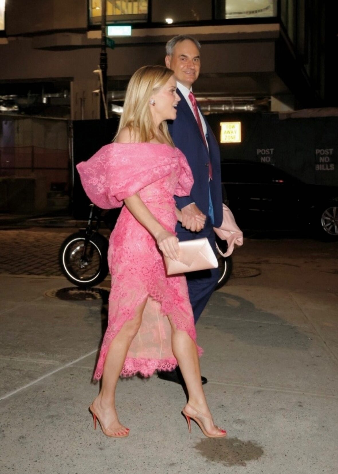 Reese Witherspoon holding hands with her boyfriend Oliver Haarmann