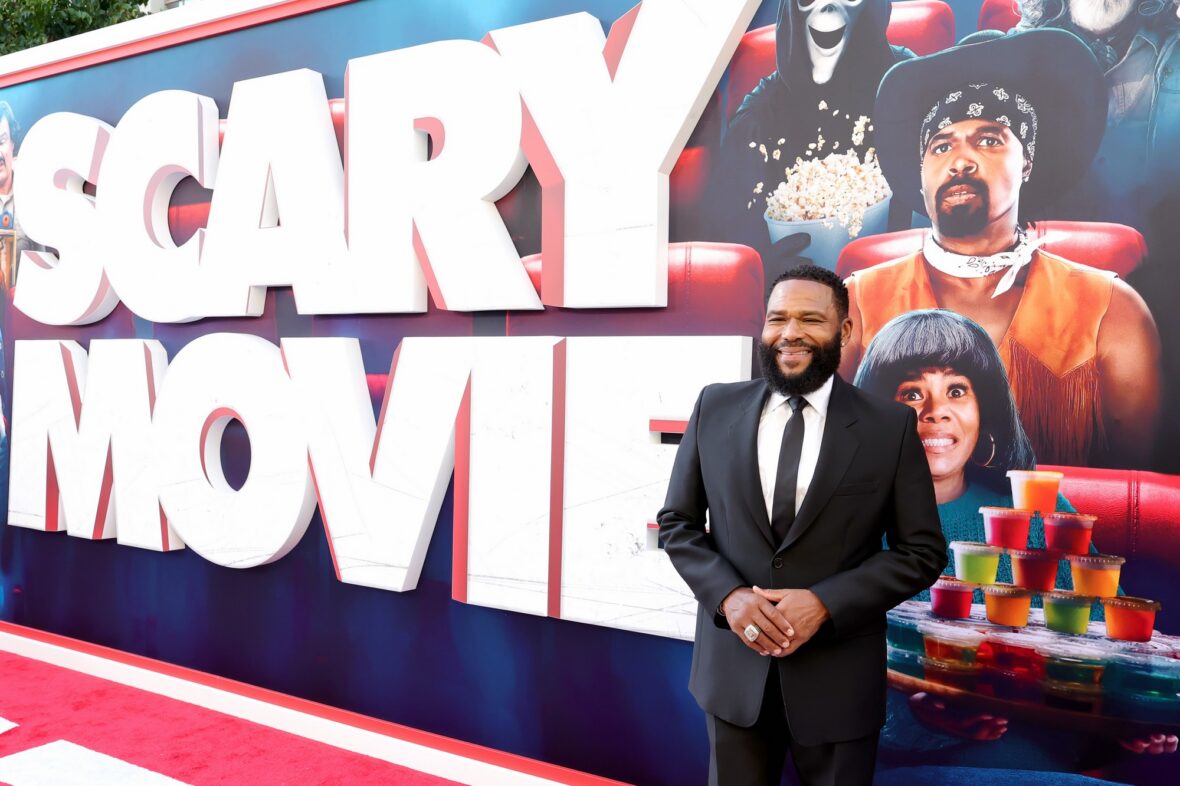 Celebrities attend "Scary Movie" world premiere