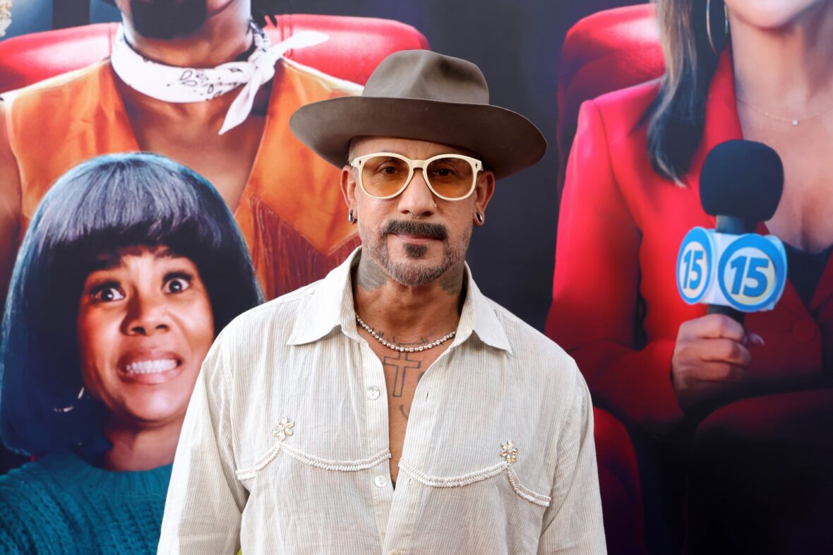 Celebrities attend "Scary Movie" world premiere