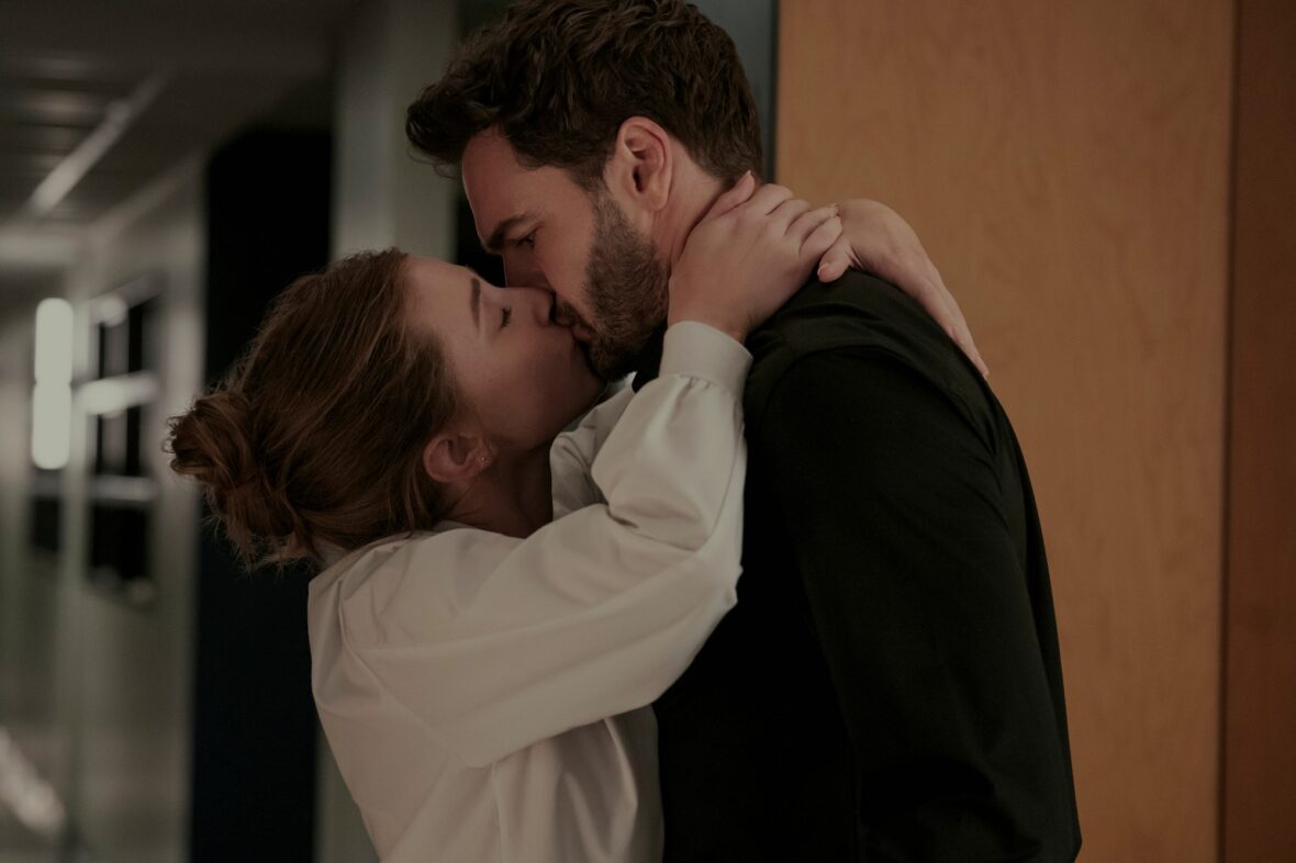 Lili Reinhart and Tom Bateman in The Love Hypothesis still