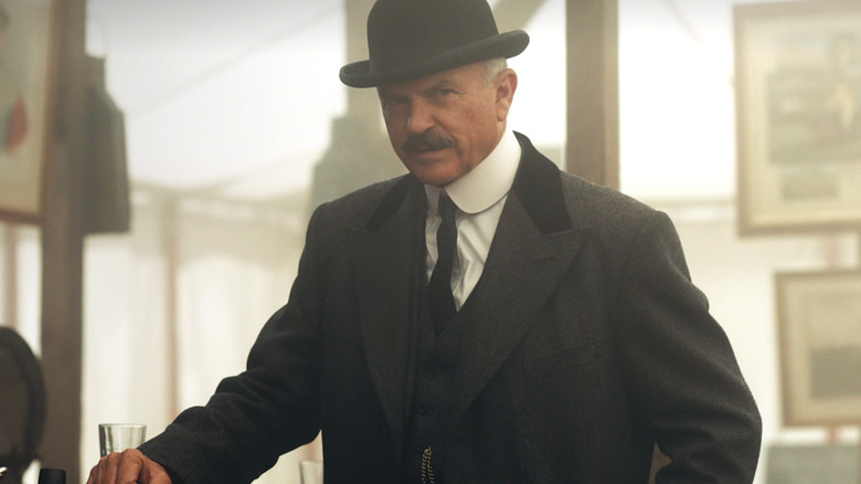 Sam Neill as Major Chester Campbell in 