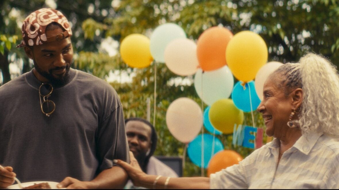 Still of Shannon Wallace and Phylicia Rashad in Diarra From Detroit season 2