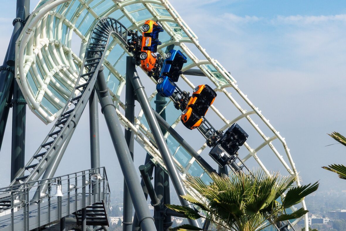 Photo of the Fast & Furious: Hollywood Drift ride vehicles on track