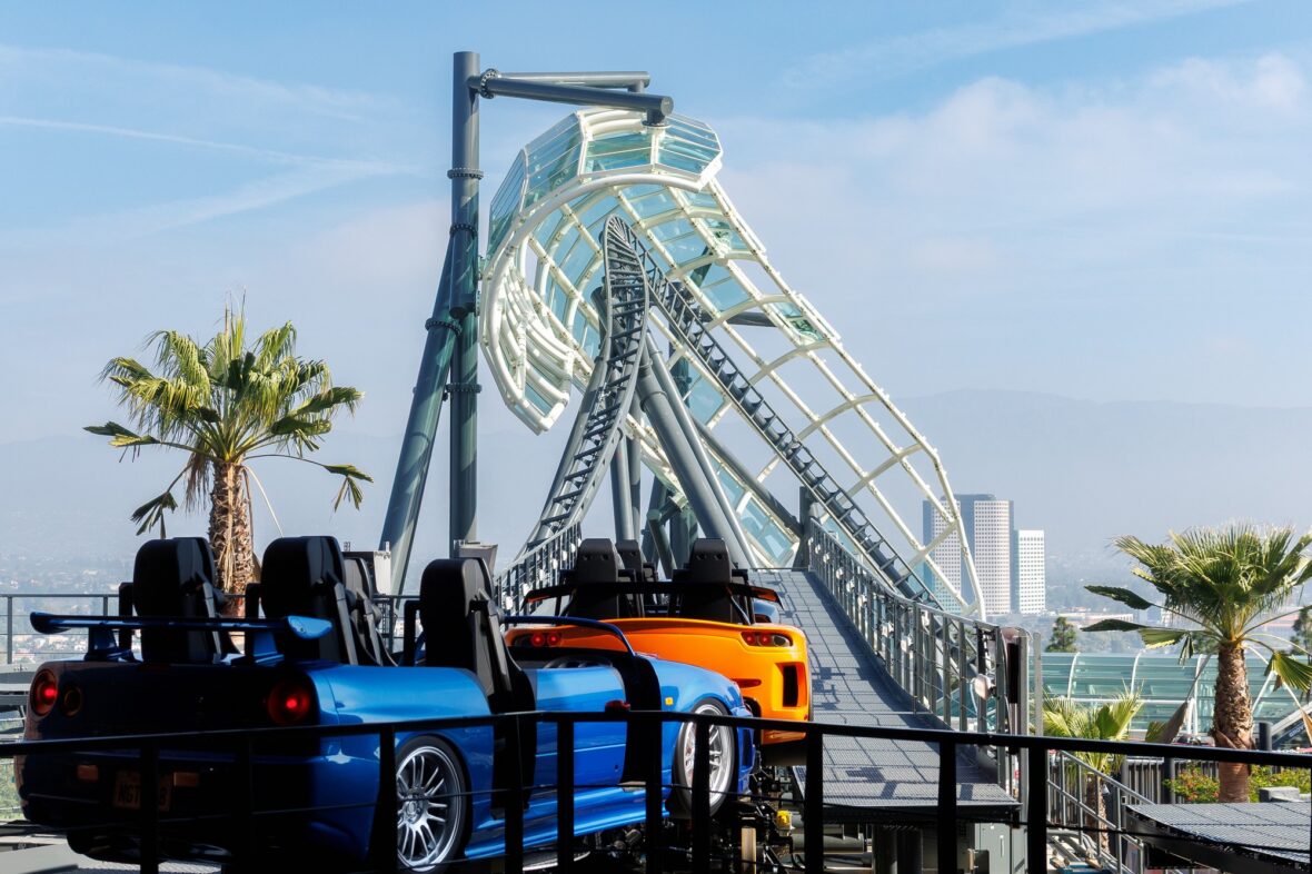 Photo of the Fast & Furious: Hollywood Drift ride vehicles on track
