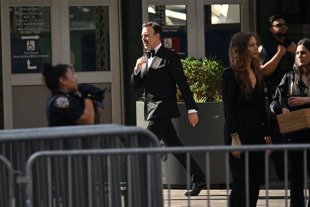 Jason Sudeikis arrives at Madison Square Garden