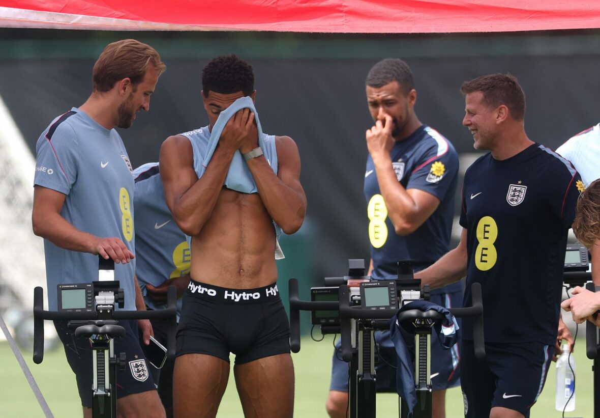 Jude Bellingham shows off his abs at England's World Cup soccer camp