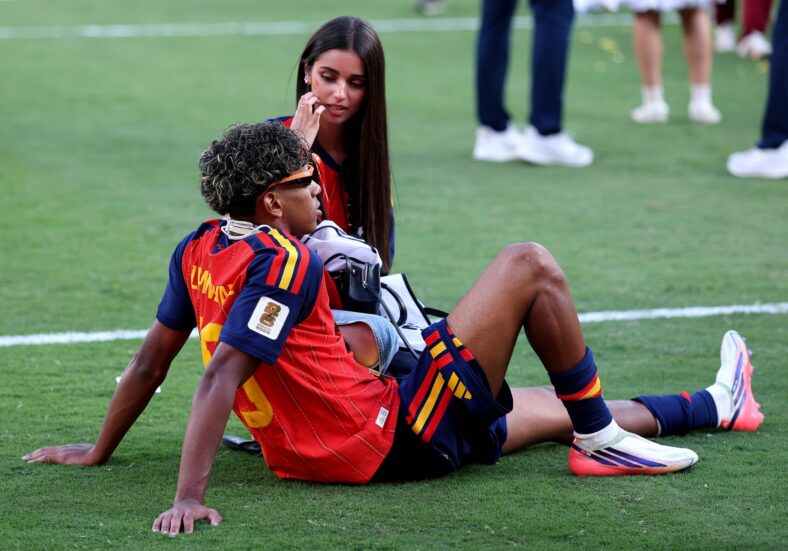 Lamine Yamal and girlfriend Inés García Santos soaking up the environment on the ground at MetLife stadium following Spain's World Cup win
