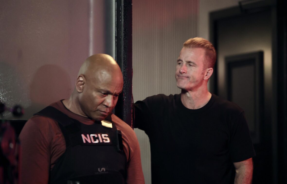 While on set, Scott Caan and LL Cool J have a discussion between their characters in 'NCIS: New York'