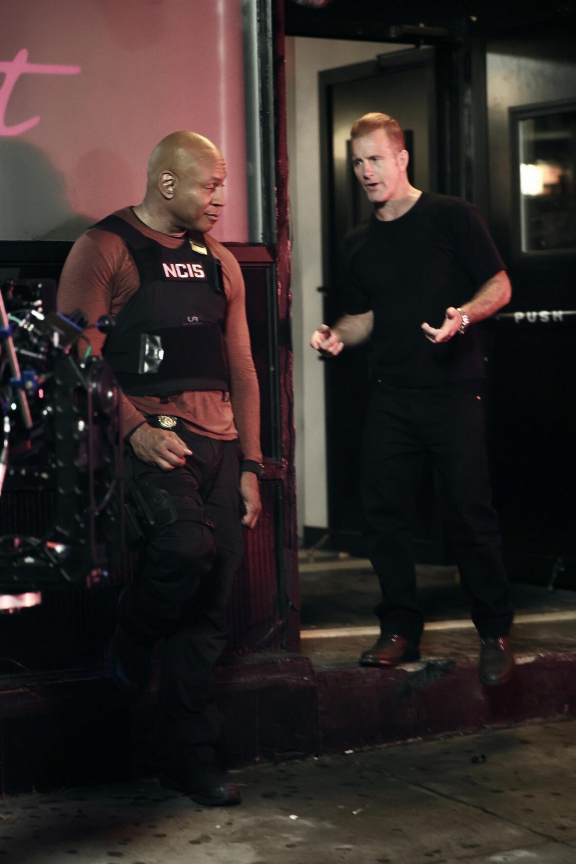 While on set, Scott Caan and LL Cool J have a discussion between their characters in 'NCIS: New York'