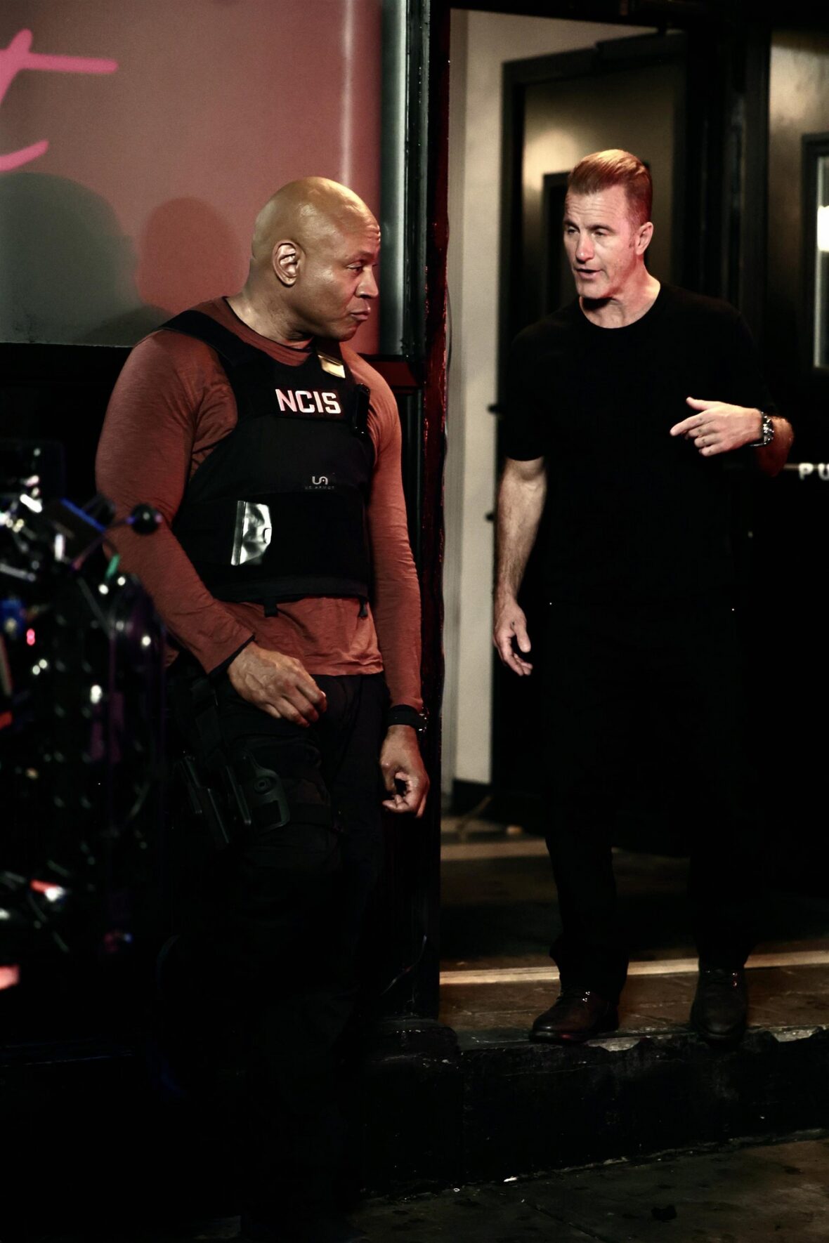 While on set, Scott Caan and LL Cool J have a discussion between their characters in 'NCIS: New York'