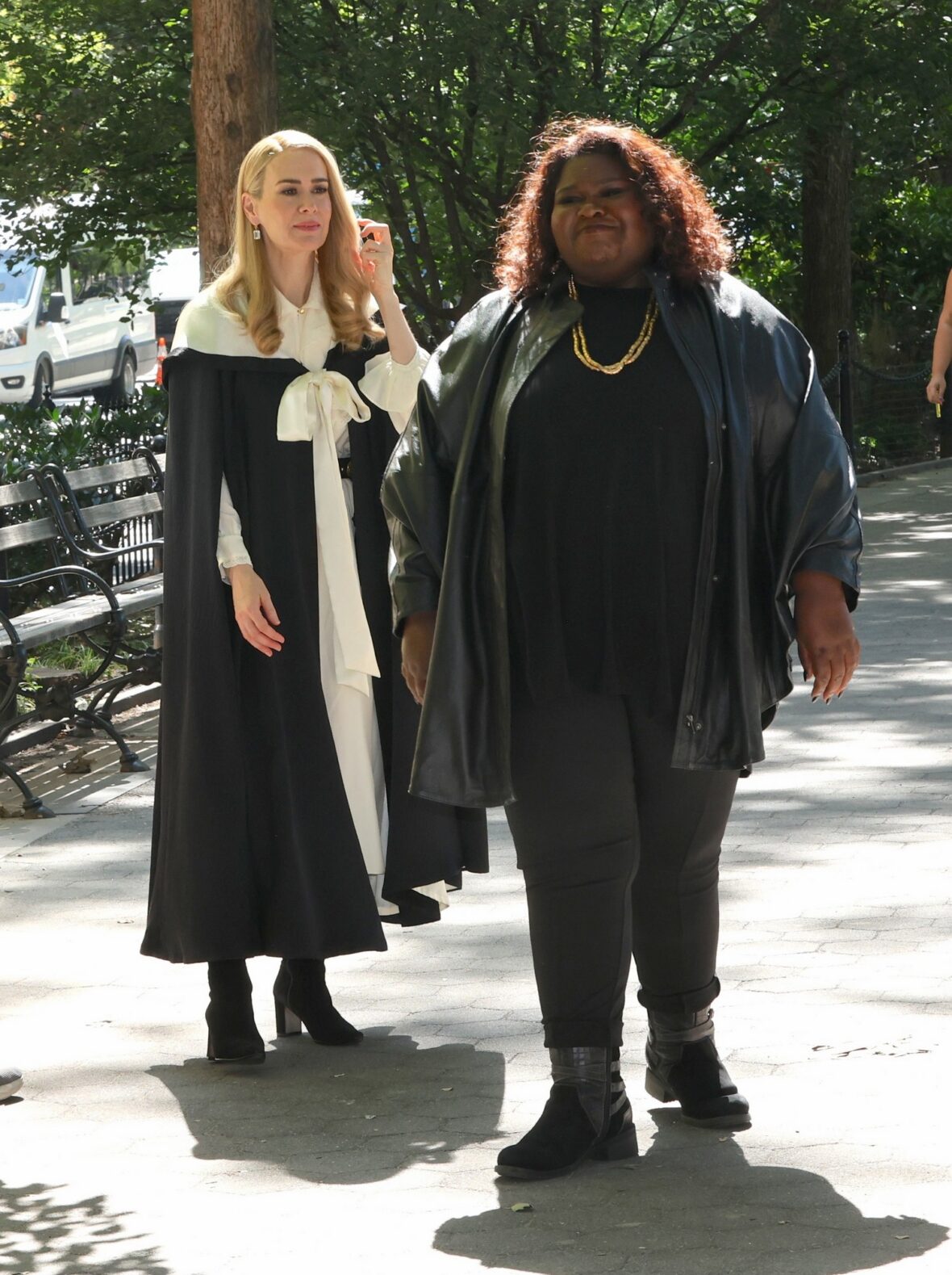 Sarah Paulson and Gabourey Sidibe on set of American Horror Story