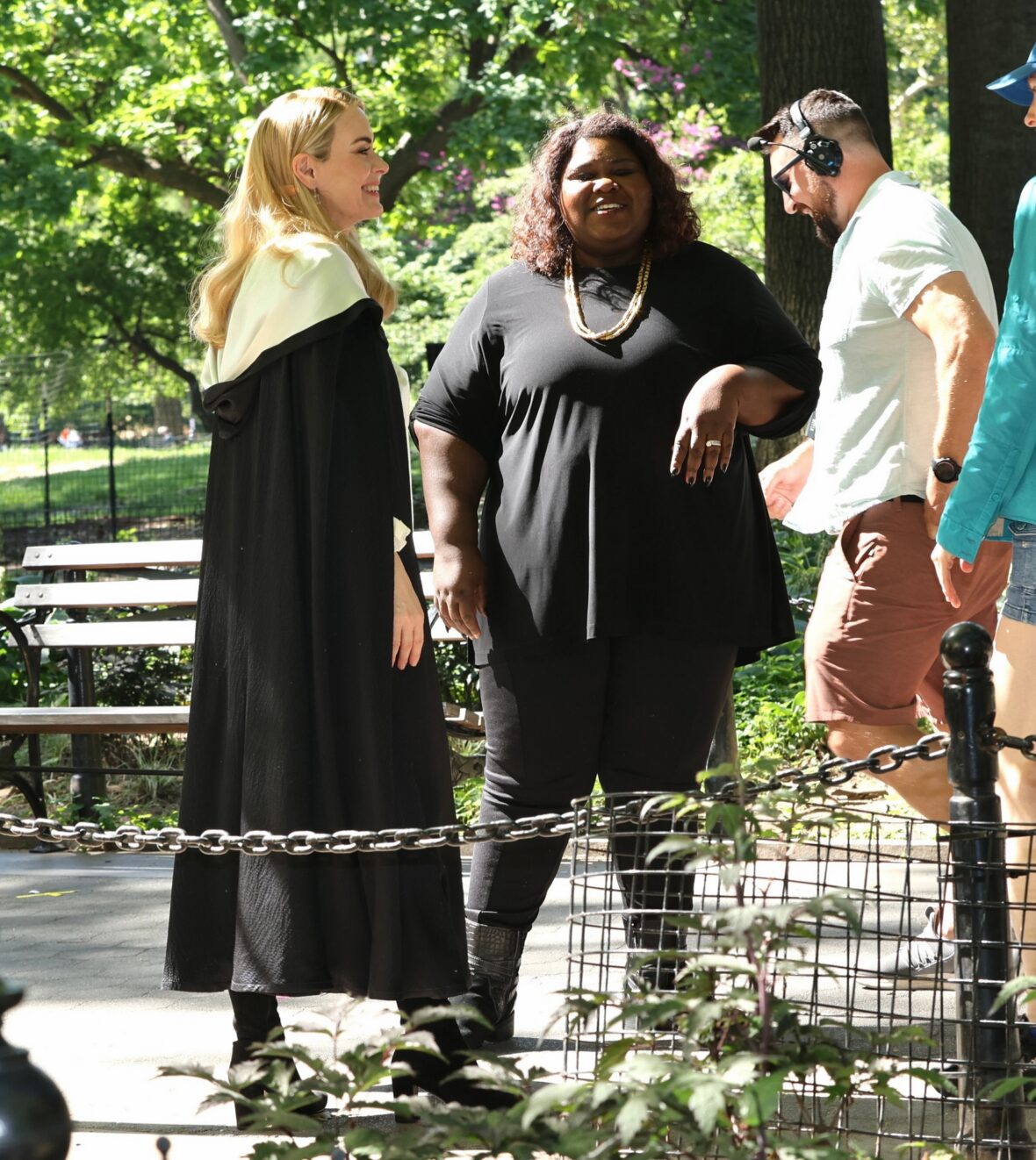 Sarah Paulson and Gabourey Sidibe on set of American Horror Story