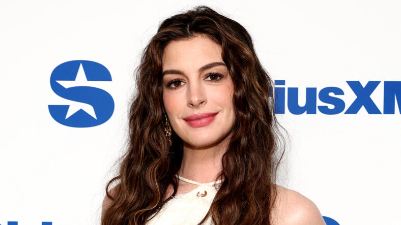 Anne Hathaway photo