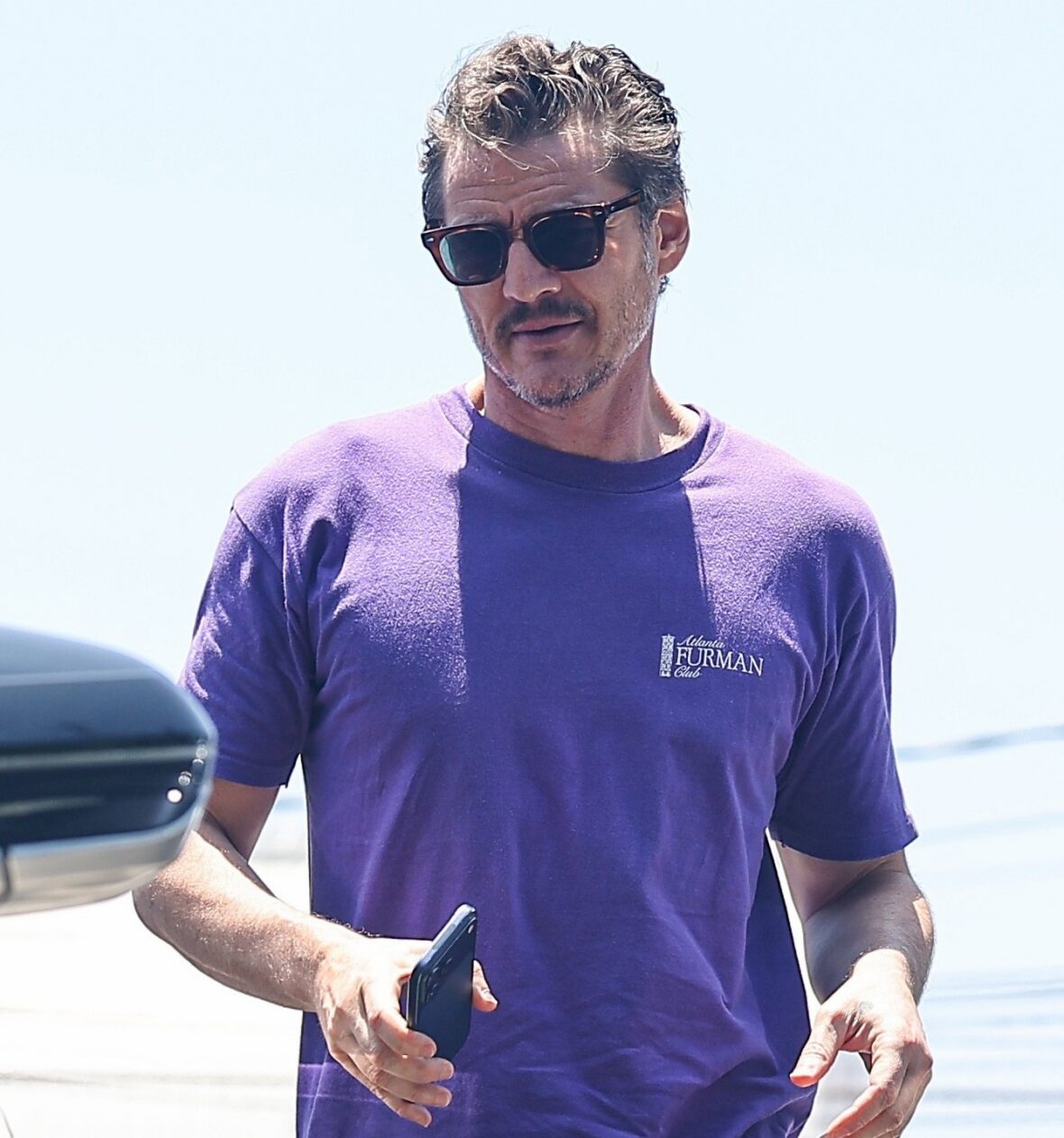 Pedro Pascal hits the gym