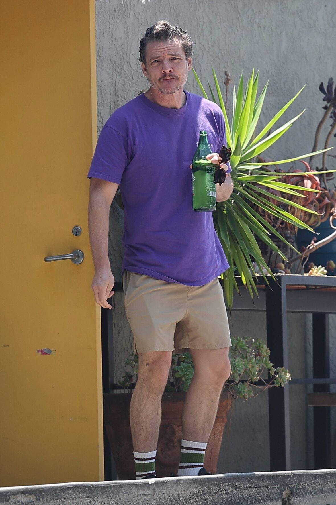 Pedro Pascal hits the gym