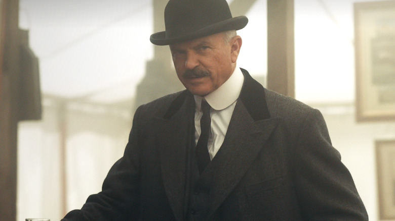 Sam Neill as Major Chester Campbell in 