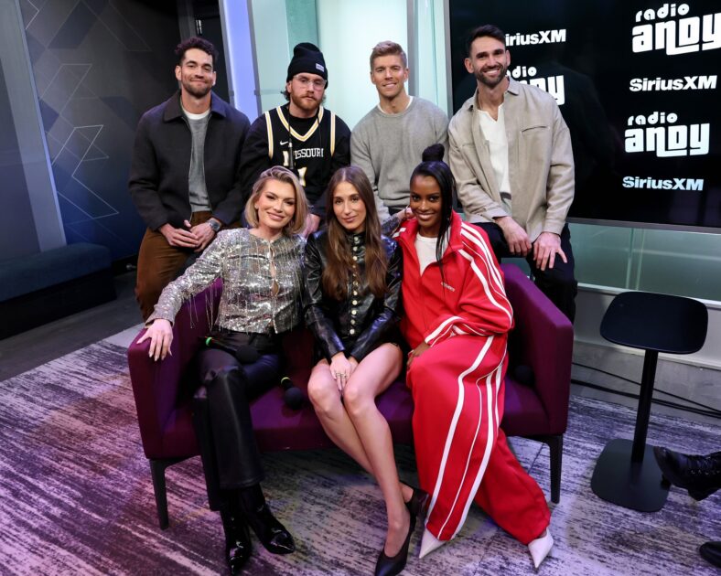 Summer House cast poses for a group photo while visiting SiriusXM